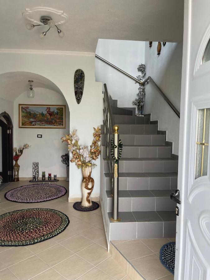 Leka Guesthouse Gjirokastra Zewnętrze zdjęcie