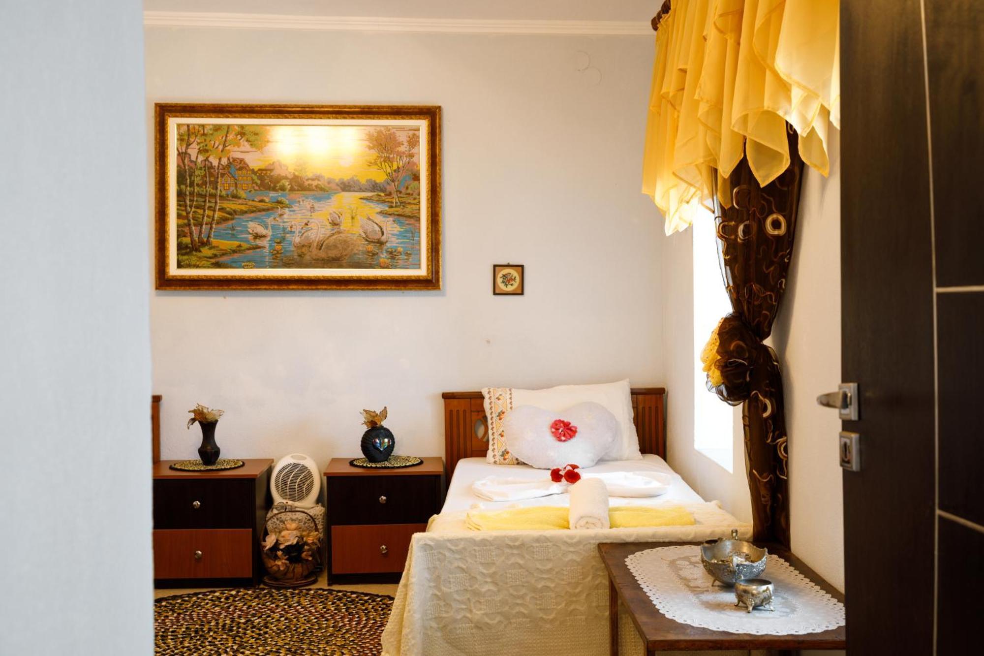 Leka Guesthouse Gjirokastra Zewnętrze zdjęcie