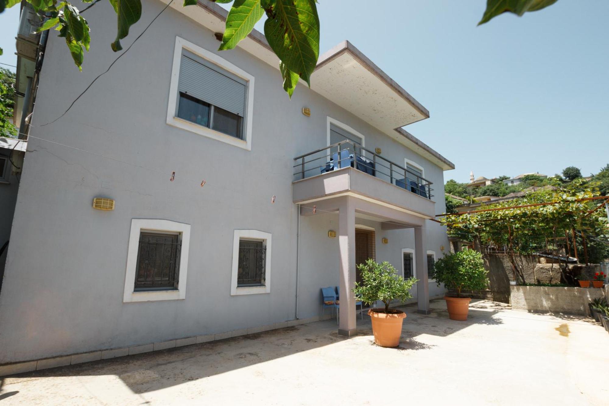 Leka Guesthouse Gjirokastra Zewnętrze zdjęcie